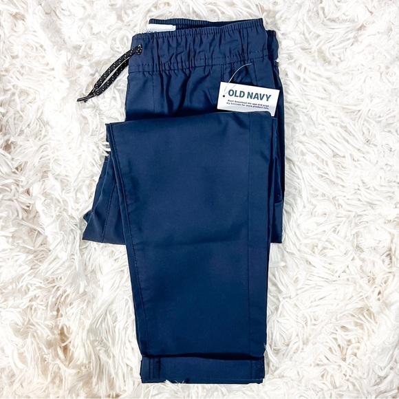 ❌SOLD❌ Old Navy Boys Built-In Flex Tapered Tech Cargo Pants, Size S (6-7) - Picture 8 of 10